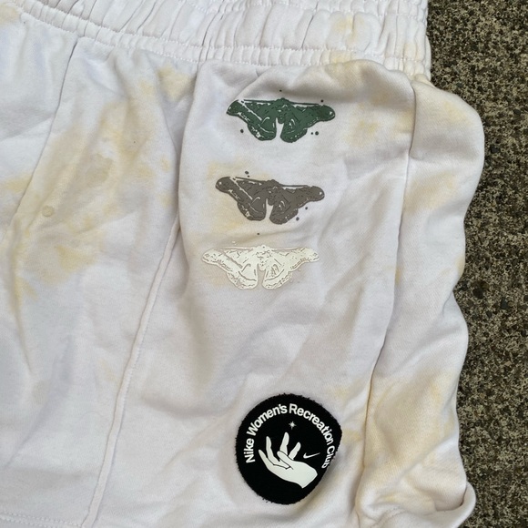 Nike Women’s Recreation Club Shorts Size Large - Picture 2 of 4